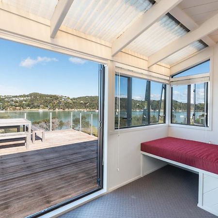 The Tide Watcher - Okiato Holiday Home Opua Екстериор снимка