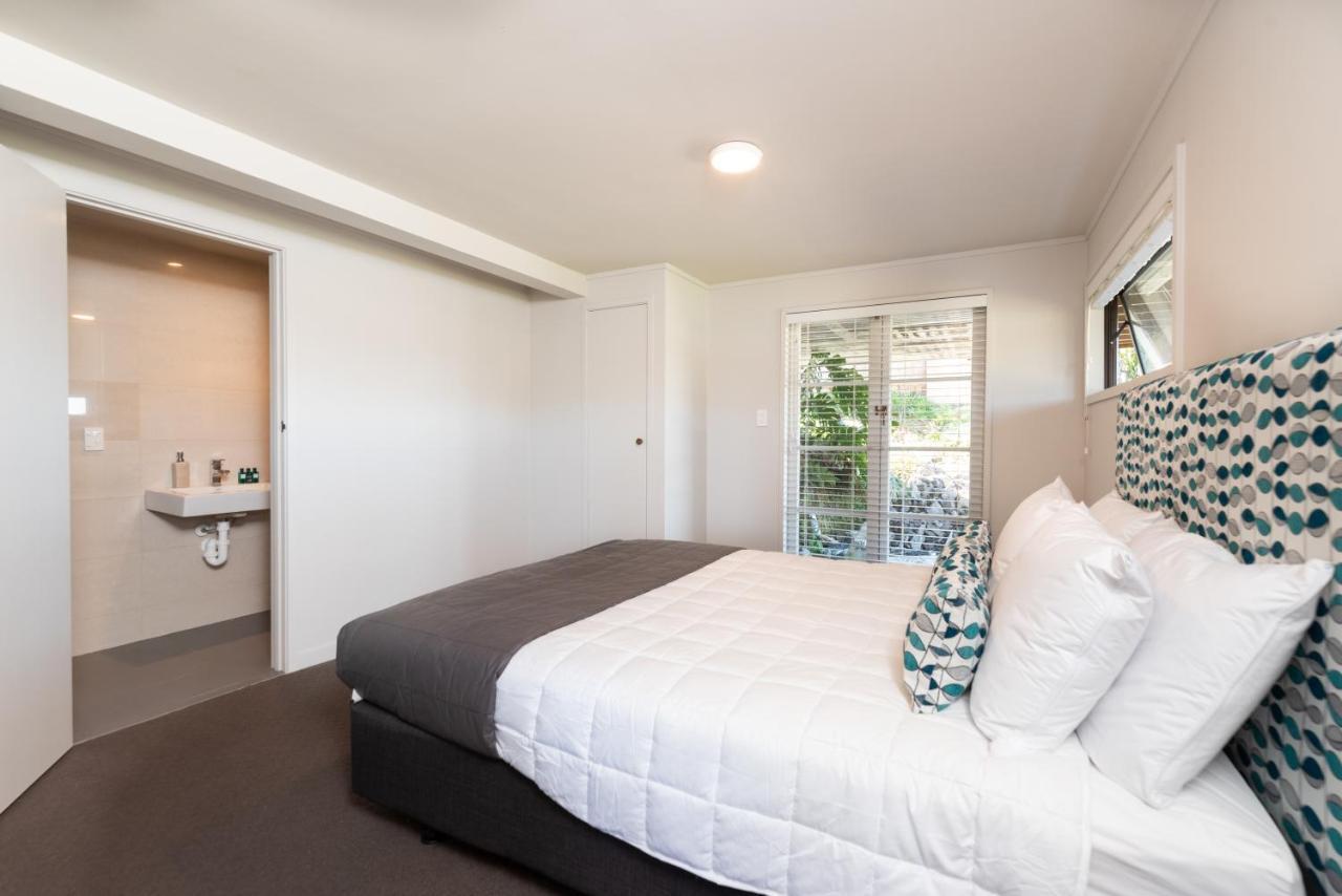 The Tide Watcher - Okiato Holiday Home Opua Екстериор снимка