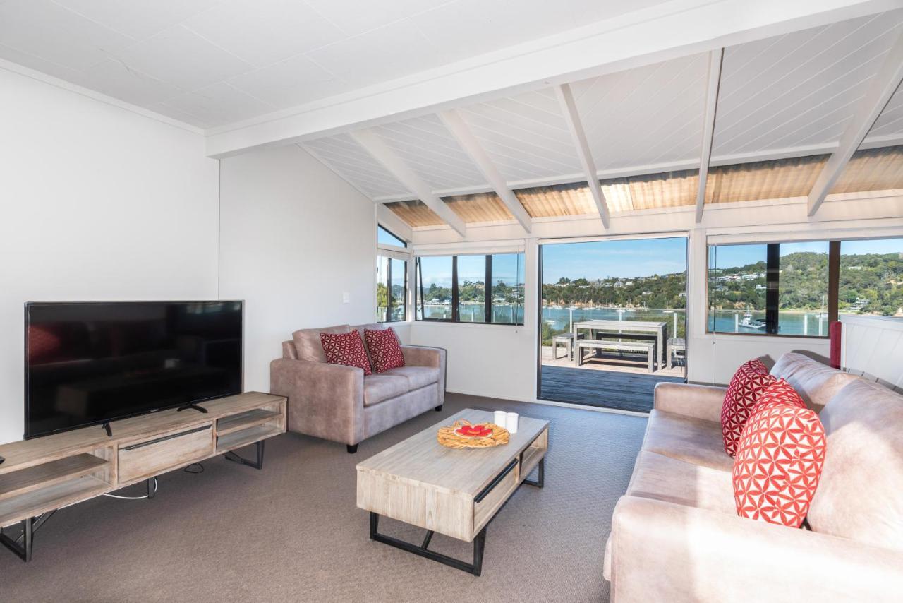 The Tide Watcher - Okiato Holiday Home Opua Екстериор снимка